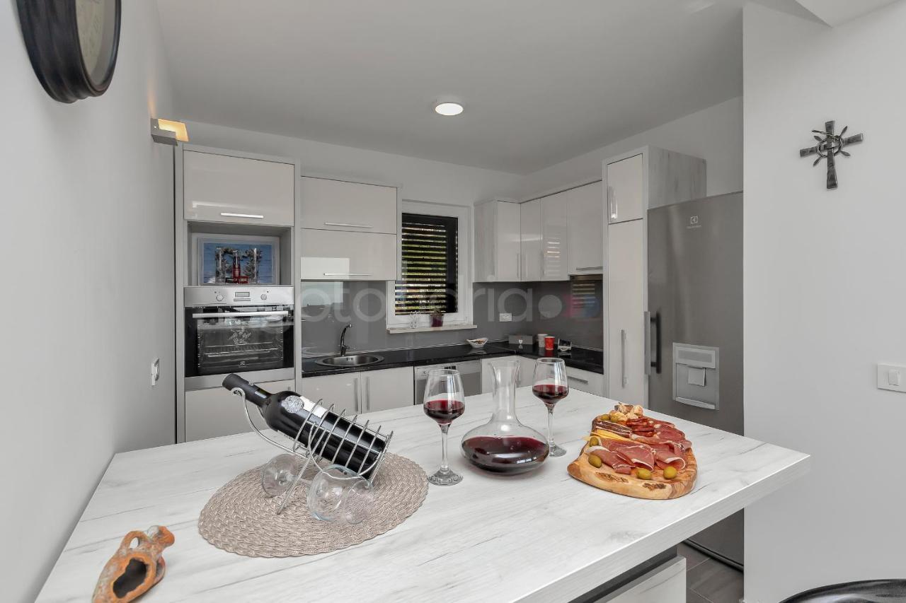 Luxury Apartment Poseidon - Free Beach Parking Makarska Zewnętrze zdjęcie