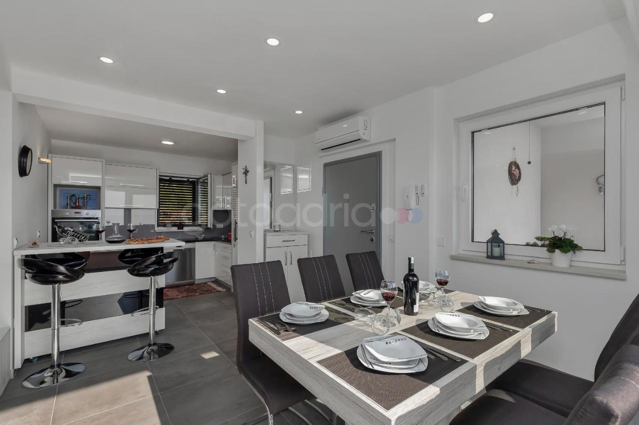 Luxury Apartment Poseidon - Free Beach Parking Makarska Zewnętrze zdjęcie